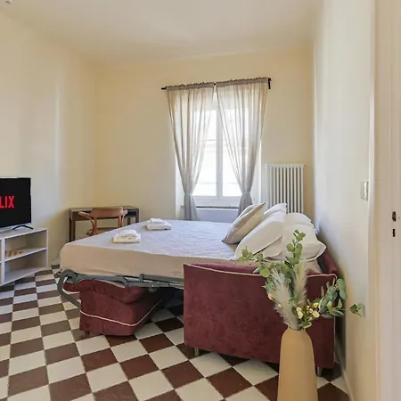 5 Guest - Walk To Train - Cinque Terre - Center *
